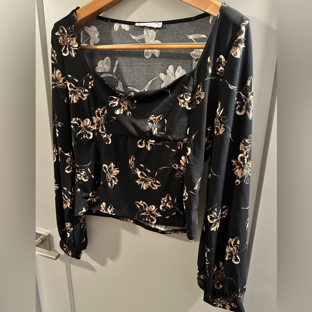 Stitch Fix Long Sleeve Crop